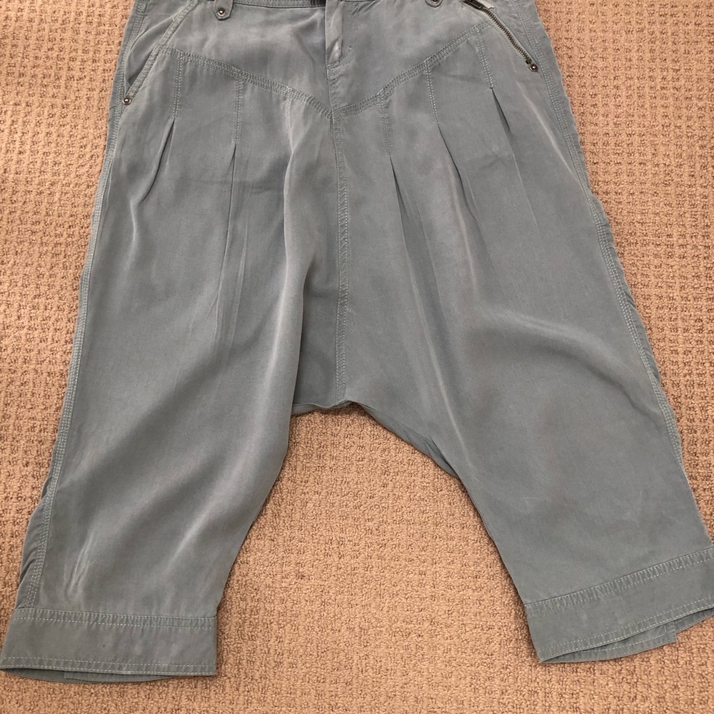 ONLY Light Sage pants / shorts